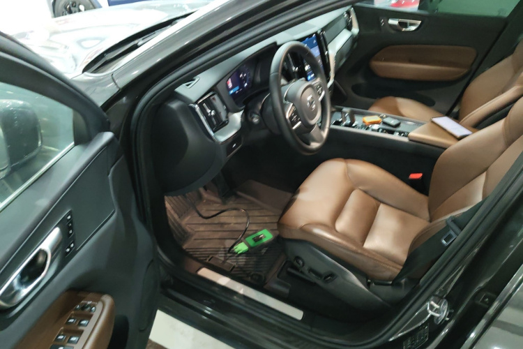 沃尔沃XC60 2024款 B5 四驱智逸豪华版中控内饰7003