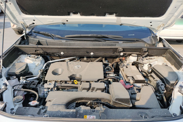 丰田 威兰达 2023款 2.0L CVT四驱豪华PLUS版机舱底盘24