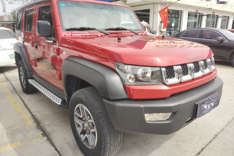 北京BJ40 2016款 40L 2.3T 自动四驱尊享版车身外观3