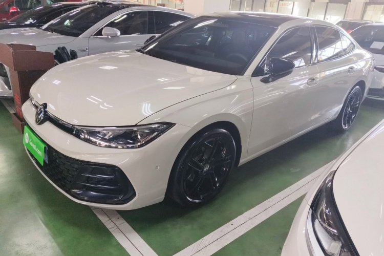 大众 帕萨特 2025款 Pro 380TSI 星空龙尊版车身外观4