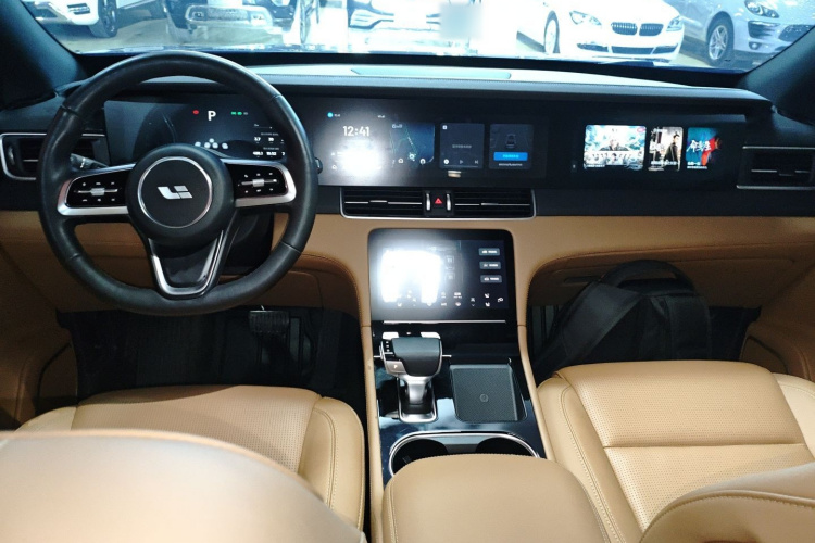 理想汽车 理想ONE 2021款 增程6座版中控内饰7002