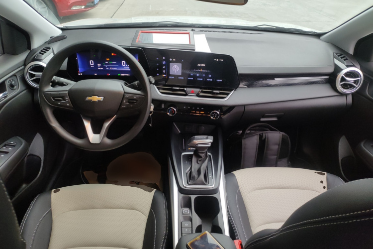 雪佛兰 科鲁泽 2024款 1.5L 双离合乐享版中控内饰12