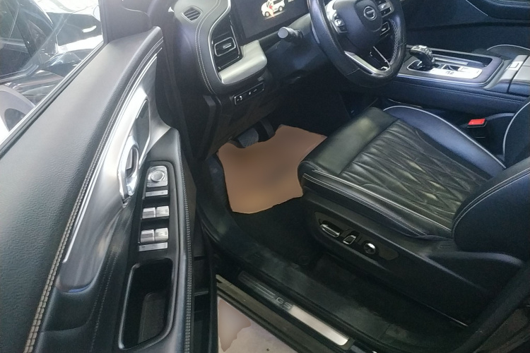 广汽传祺 传祺GS8 2022款 领航系列 2.0TGDI 四驱豪华智联版（七座）中控内饰20