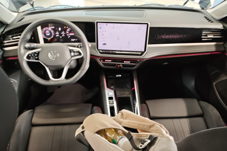 大众 迈腾 2024款  300TSI DSG尊享版显眼包中控内饰12