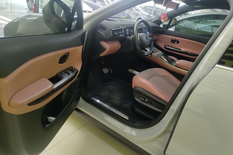 蔚来EC6 2020款 430KM 运动版中控内饰20