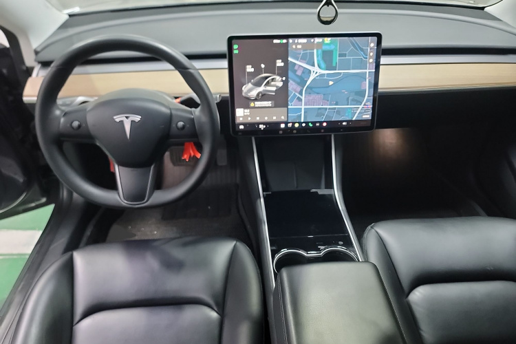 特斯拉 Model 3 2020款 改款 长续航后轮驱动版中控内饰7002