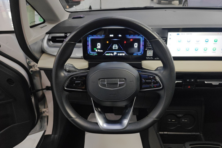 吉利几何 几何E 2022款 320KM 乖巧虎 5座中控内饰13
