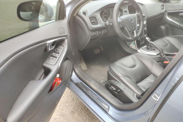 沃尔沃V40 2018款 T3 智逸版中控内饰7002