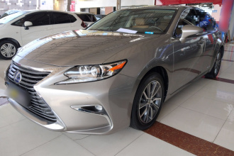 雷克萨斯ES 2015款 300h 舒适版