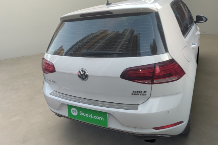 大众 高尔夫 2020款 挚爱版 280TSI DSG舒适型车身外观6