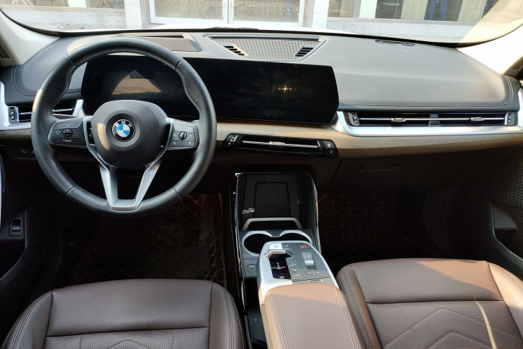 宝马X1 2023款 xDrive25Li X设计套装中控内饰12