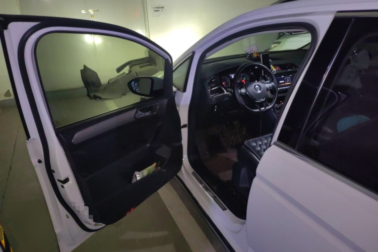 大众 2018款 途安L 280TSI DSG拓界版 7座 国VI中控内饰20