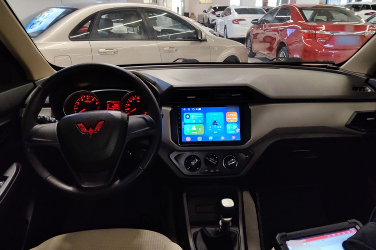 五菱汽车 五菱宏光 2021款 1.5L S标准型LAR中控内饰7002