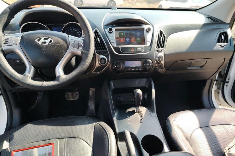 北京现代ix35 2015款 2.0L 自动两驱智能型 国IV中控内饰12