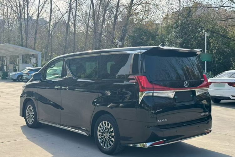 雷克萨斯LM 2020款 300h 七座隽雅版车身外观6003