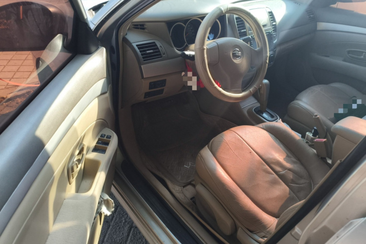 日产 轩逸 2012款 经典 1.6XE 自动舒适版中控内饰20