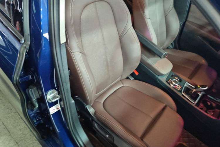 宝马1系 2021款 120i M运动曜夜版局部细节41