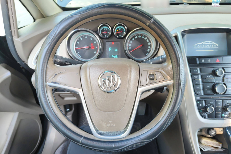 别克 英朗 2013款 GT 1.6L 自动时尚版中控内饰13