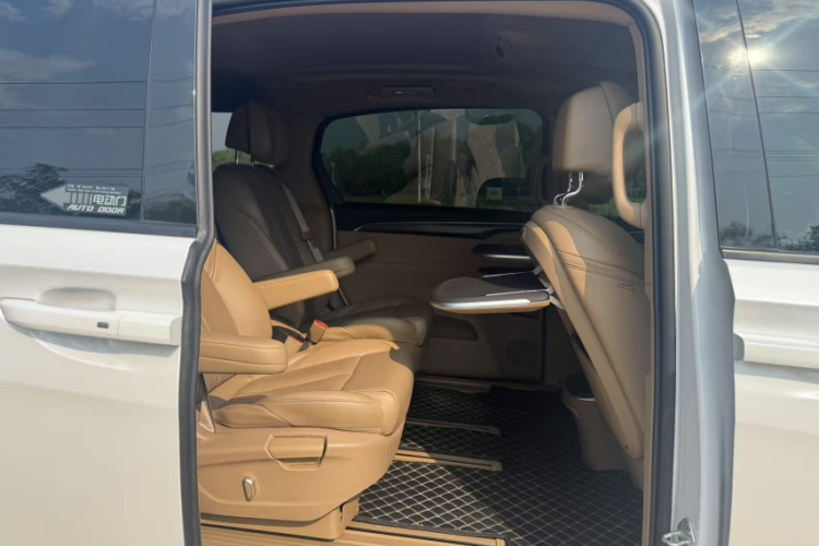 别克GL8 2020款 ES陆尊 653T 尊享型中控内饰7006