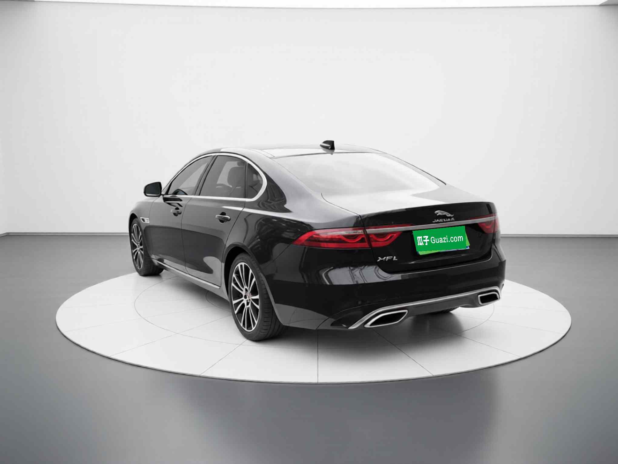 捷豹XFL 2024款 2.0T P250 两驱尊享豪华版(4)