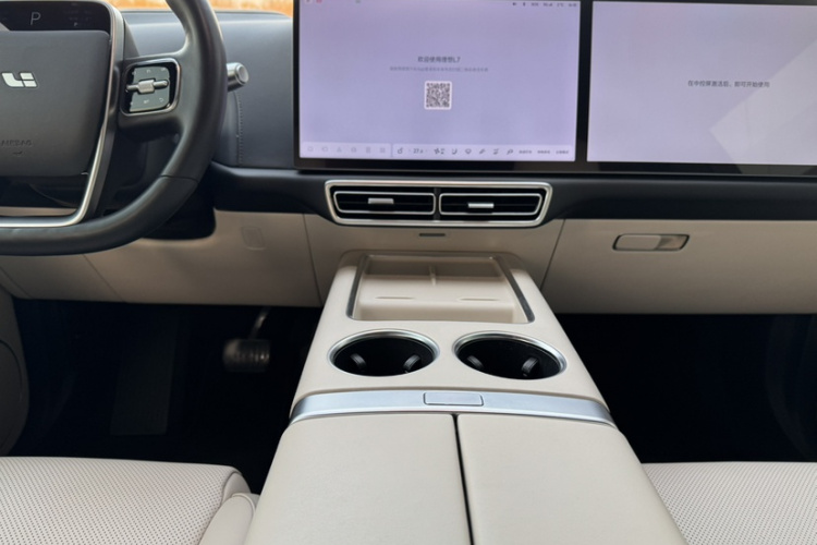 理想汽车 理想L7 2023款 Pro中控内饰7008