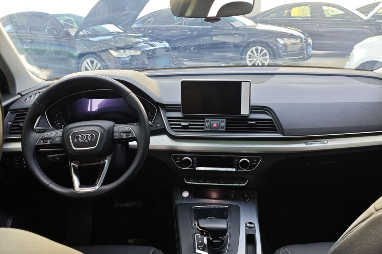 奥迪Q5L 2020款 改款 40 TFSI 荣享时尚型中控内饰7001