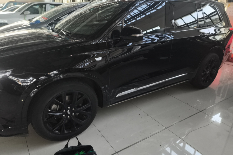 凯迪拉克XT6 2020款 28T 七座豪华运动型至享安全版车身外观4