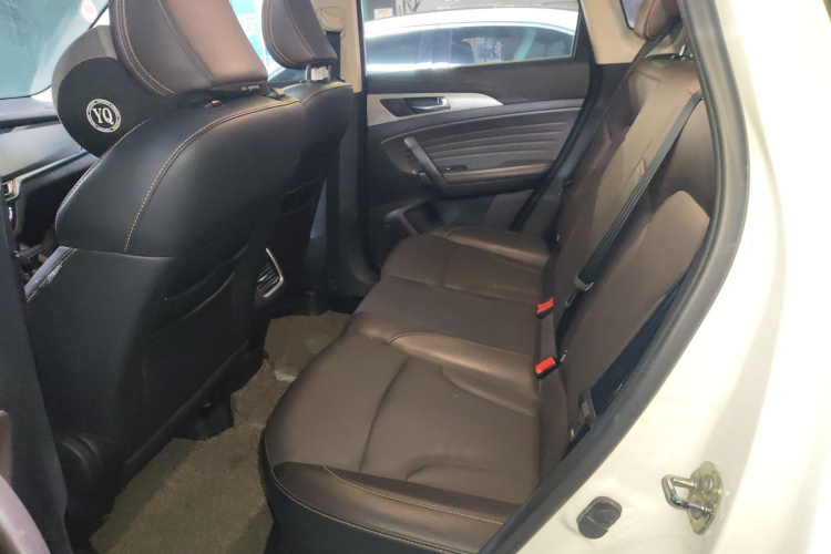 长安CS35PLUS 2019款 1.6L 自动畅联版中控内饰7004