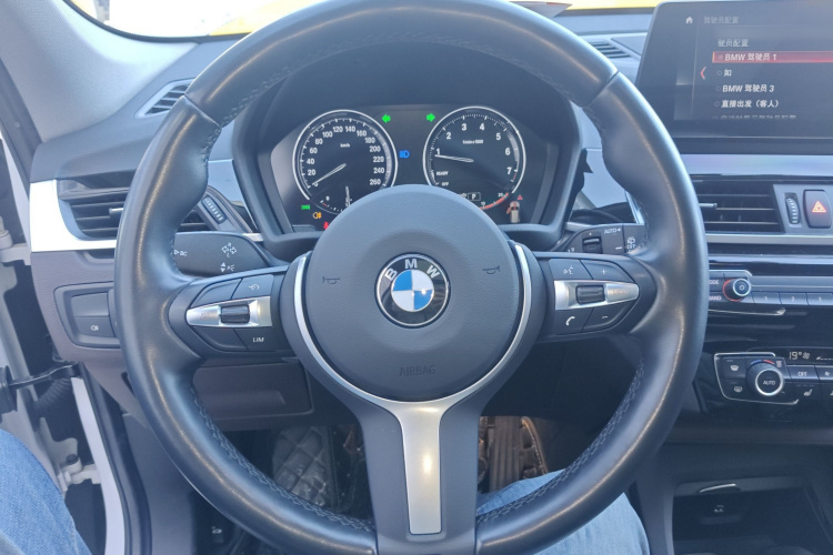 宝马X1 2022款 sDrive25Li 领先型中控内饰13