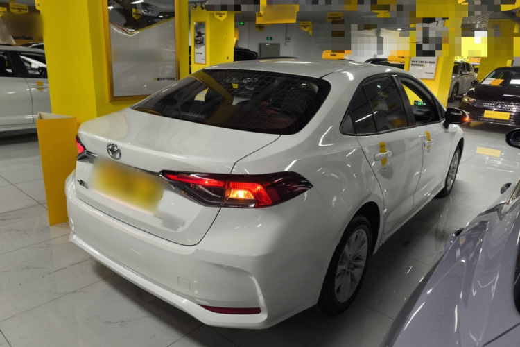 丰田 卡罗拉 2023款 1.2T 精英版车身外观6005