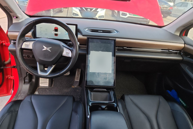 小鹏P5 2022款 550E中控内饰7002