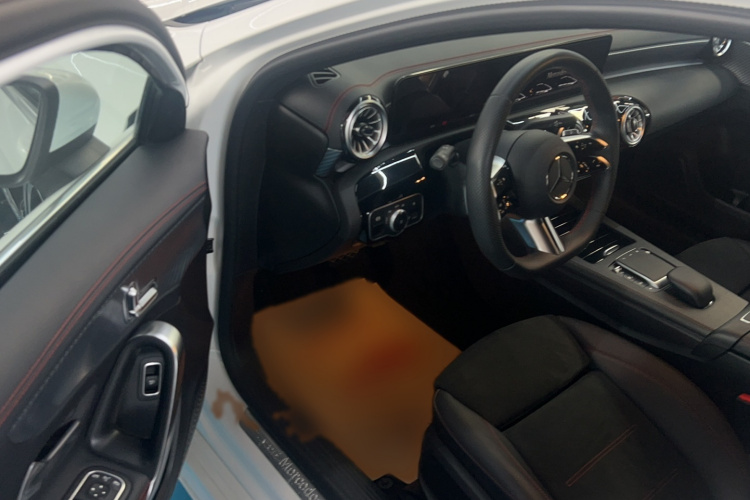 奔驰A级 2023款 A 200 L 时尚型中控内饰7002