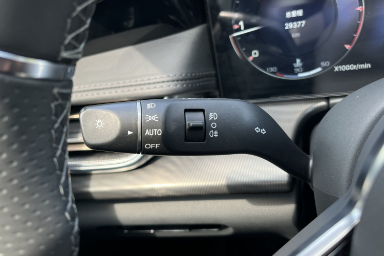 红旗H6 2023款 2.0T 致逸版中控内饰7009