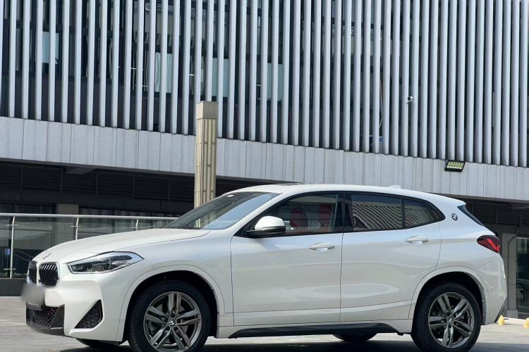 宝马X2 2022款 sDrive25i M运动套装车身外观6003