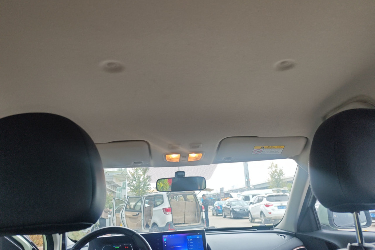 欧拉白猫 2022款 升级版 305km 豪华型 三元锂中控内饰22