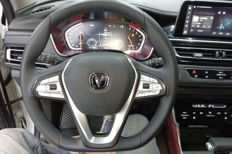 长安CS75 2022款 蓝鲸版 1.5T DCT豪华型中控内饰13