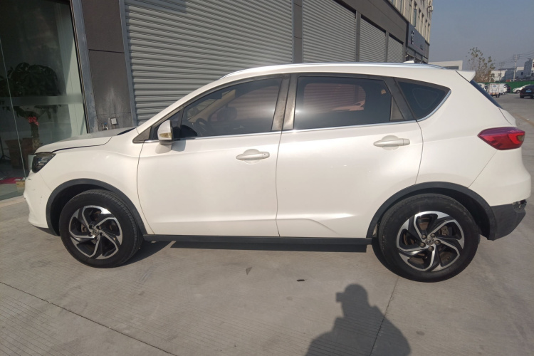 东风风神AX5 2017款 1.4T 手动趣尚型车身外观4