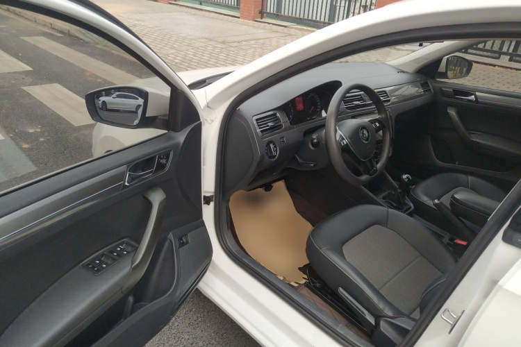 大众 桑塔纳 2018款 1.5L 手动舒适版中控内饰20