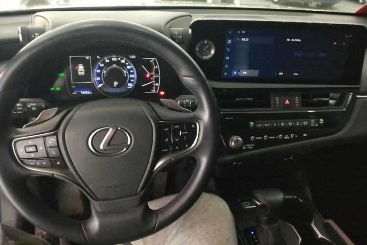 雷克萨斯ES 2022款 300h 卓越版中控内饰12