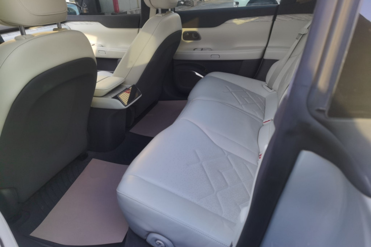 蔚来ET7 2022款 100kWh 首发版中控内饰21