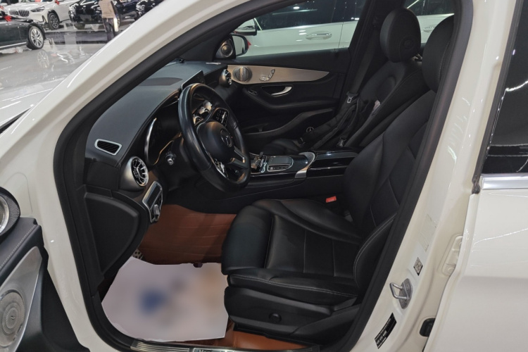 奔驰GLC 2020款 改款 GLC 260 L 4MATIC 动感型中控内饰19