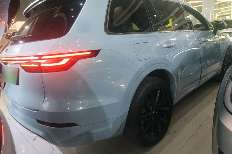 理想汽车 理想ONE 2020款 增程6座版车身外观7