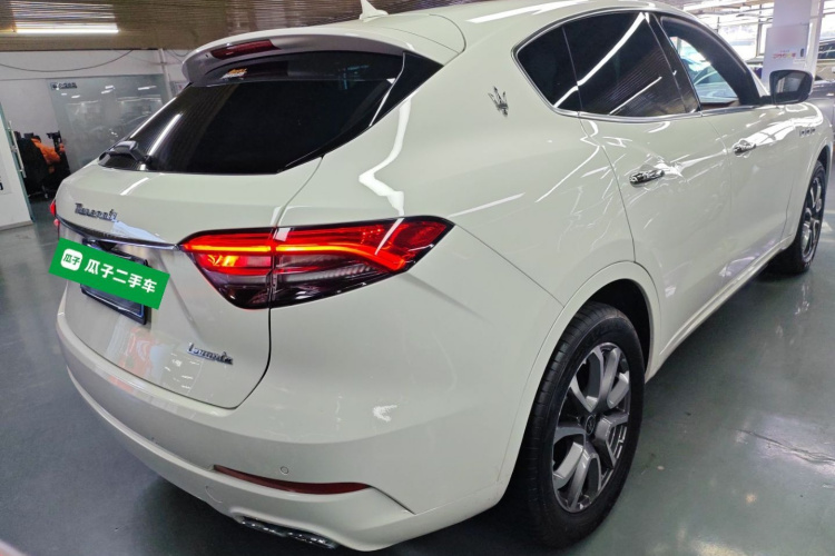 玛莎拉蒂 Levante 2022款 2.0T GT锋芒版车身外观7