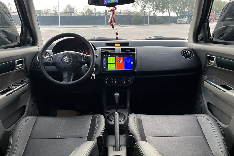 铃木 雨燕 2016款 1.5L 自动时尚型酷玩版中控内饰7001