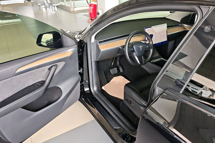 特斯拉 Model Y 2022款 后轮驱动版中控内饰20