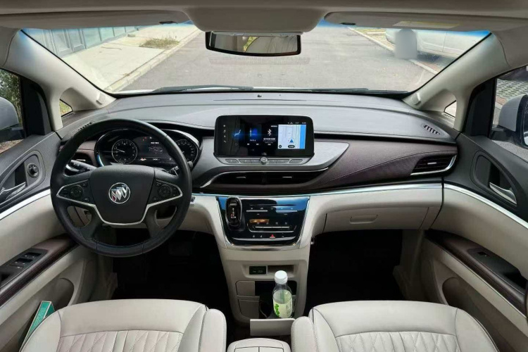 别克GL8 2022款 陆上公务舱 652T 豪华型中控内饰7002