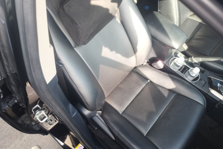 丰田 雷凌 2016款 1.6G CVT精英版局部细节41