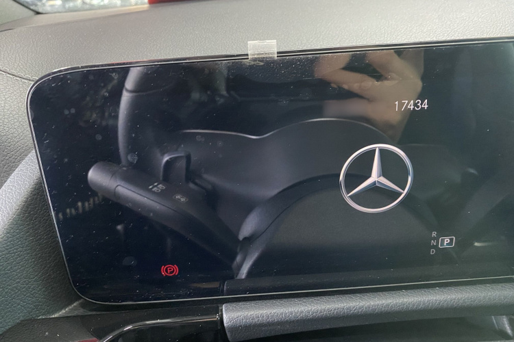 奔驰GLA 2022款 改款 GLA 200中控内饰7002