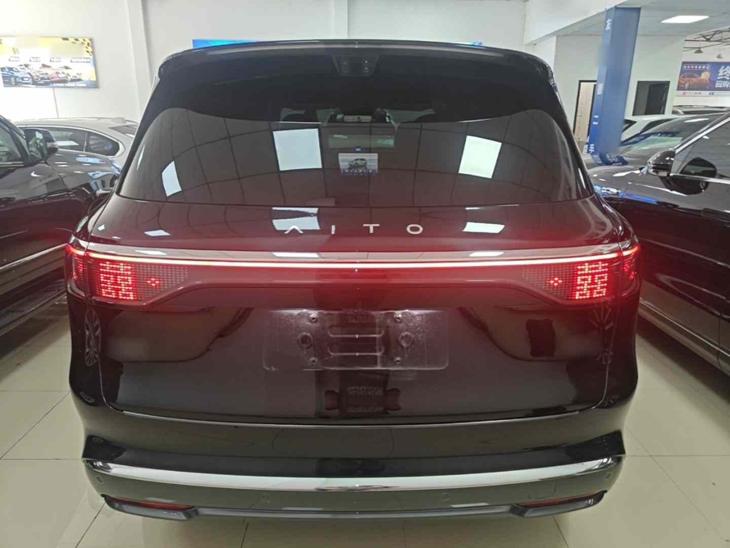 鸿蒙智行 问界M8 2025款 增程 Max+版 53.4kWh 6座版 (192线激光雷达）(3)