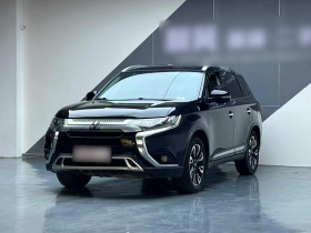 三菱 欧蓝德 2016款 2.4L 四驱精英版 5座